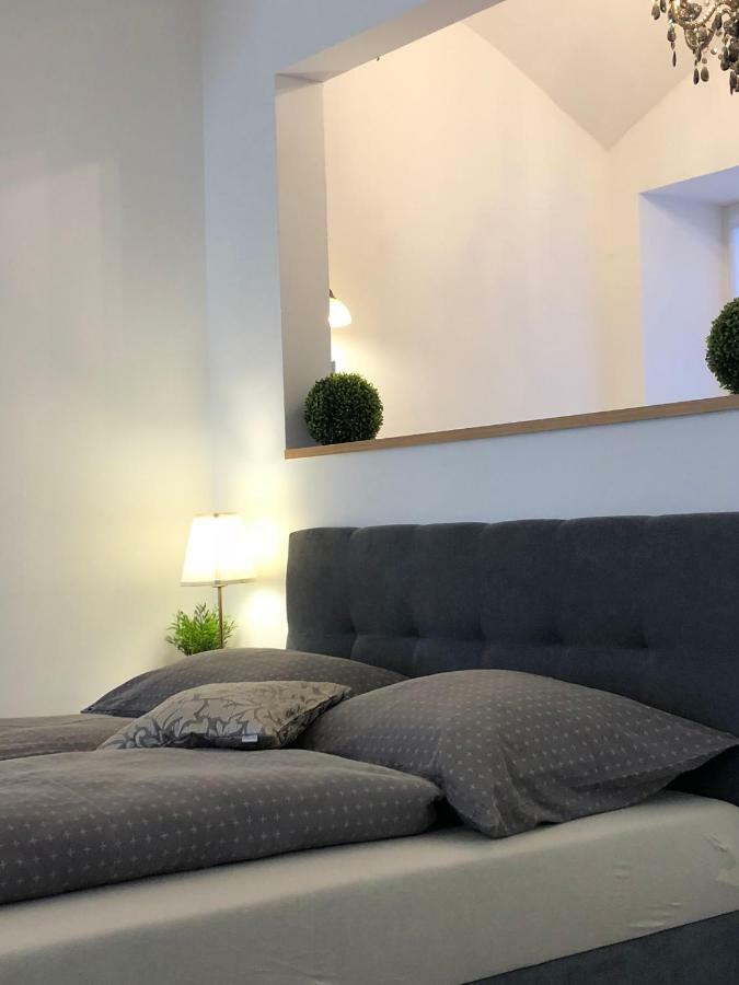 エゲル Frank Apartman Deluxeヴィラ エクステリア 写真