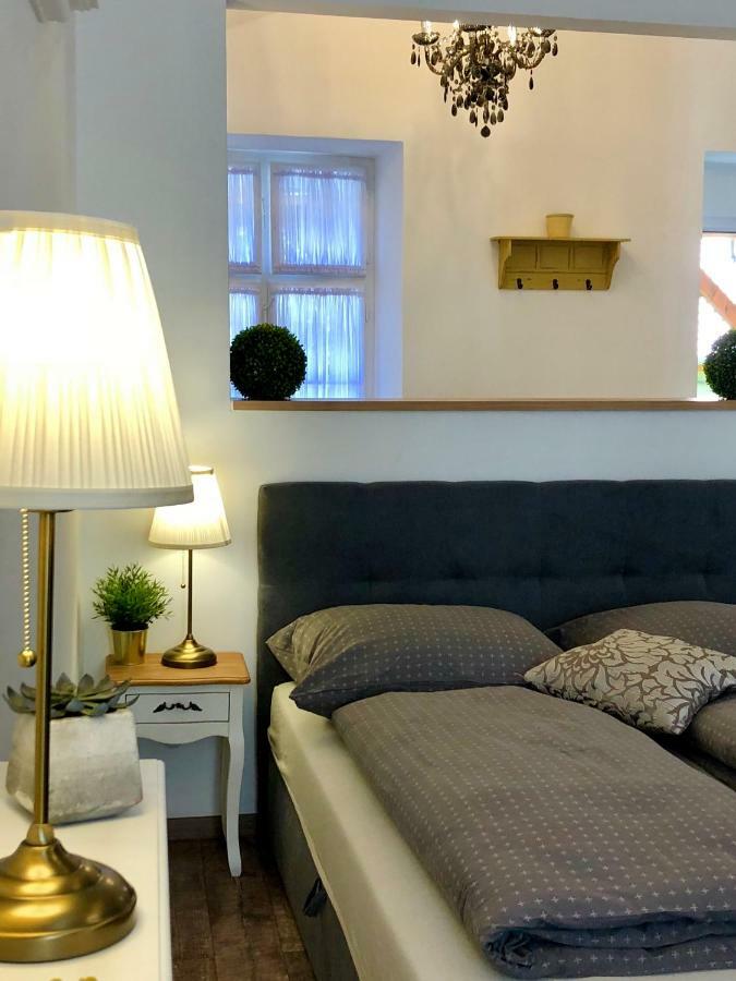 エゲル Frank Apartman Deluxeヴィラ エクステリア 写真